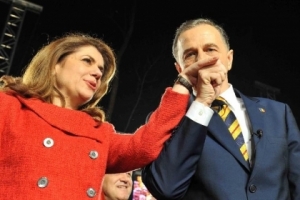Mihaela şi Mircea Geoană au păsărici mov pe creier
