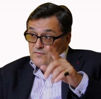 Ambasadorul Frantei la Bucuresti este homosexual