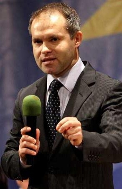 Funeriu - tinta conjuratiei imbecililor